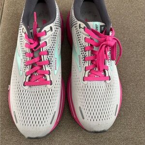 Brooks Women's Athletic Shoes - Gray with Pink and Aqua Accents